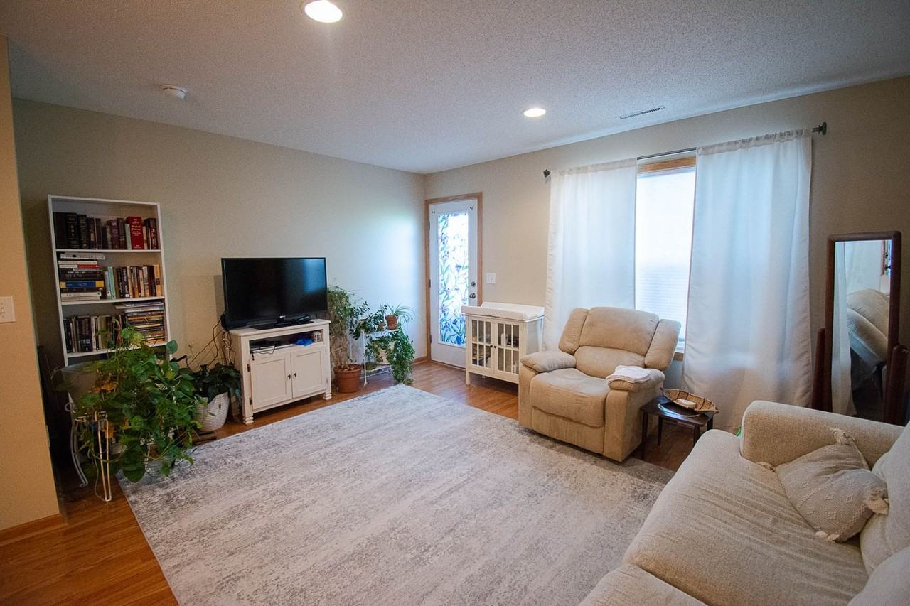 1803 Daniel Ln Ne - Photo 4 of 16