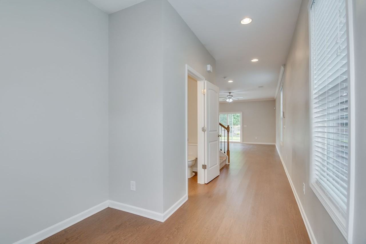 255 Claudia Dr - Photo 4 of 35
