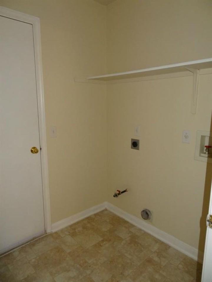 21000 Godolophin Ct - Photo 6 of 10