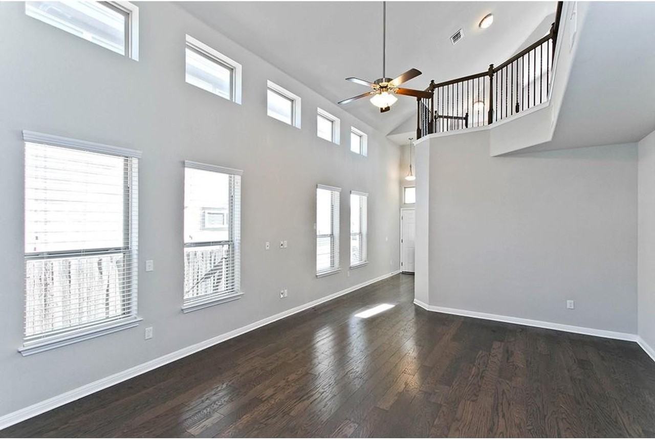 9802 Tanglemede St - Photo 5 of 34