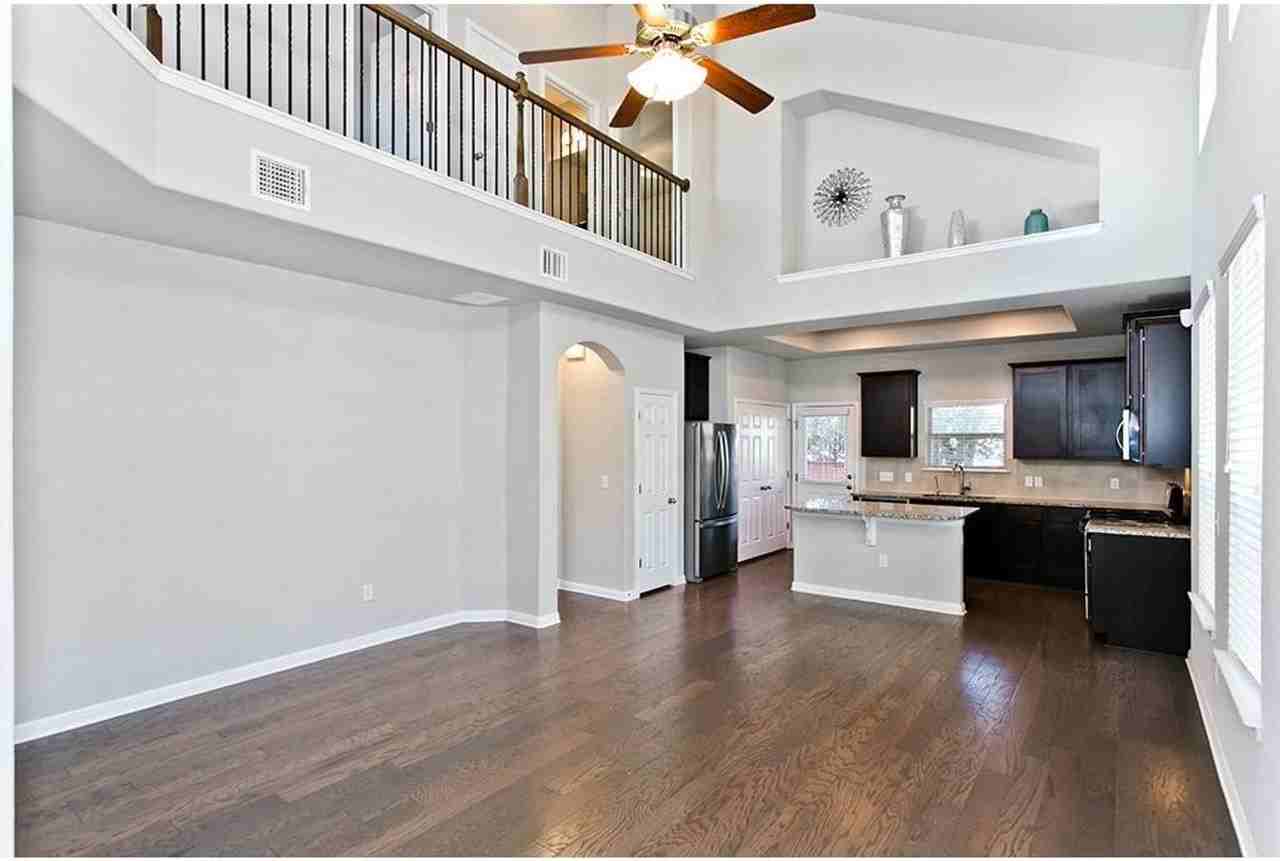 9802 Tanglemede St - Photo 7 of 34