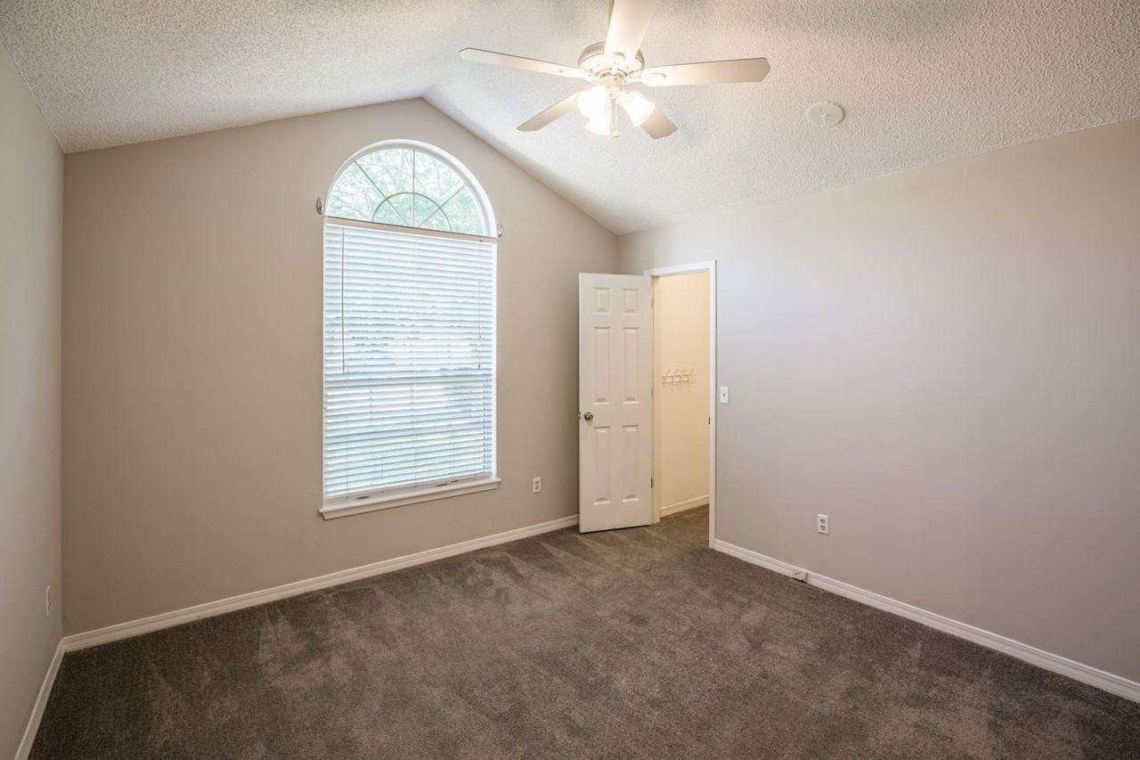 4114 Bald Eagle Ln - Photo 7 of 26
