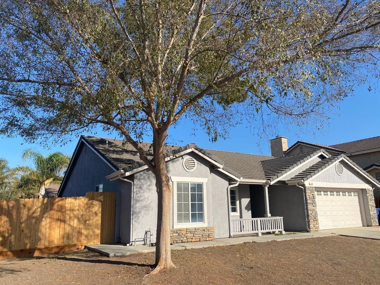 740 Rhine Ct - Photo 4 of 18