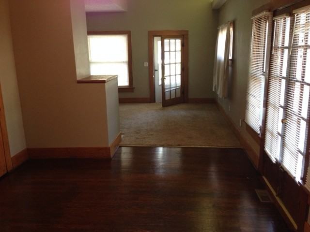 920 W Franklin St - Photo 3 of 10