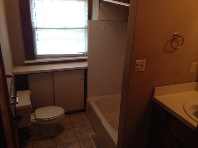 920 W Franklin St - Photo 6 of 10