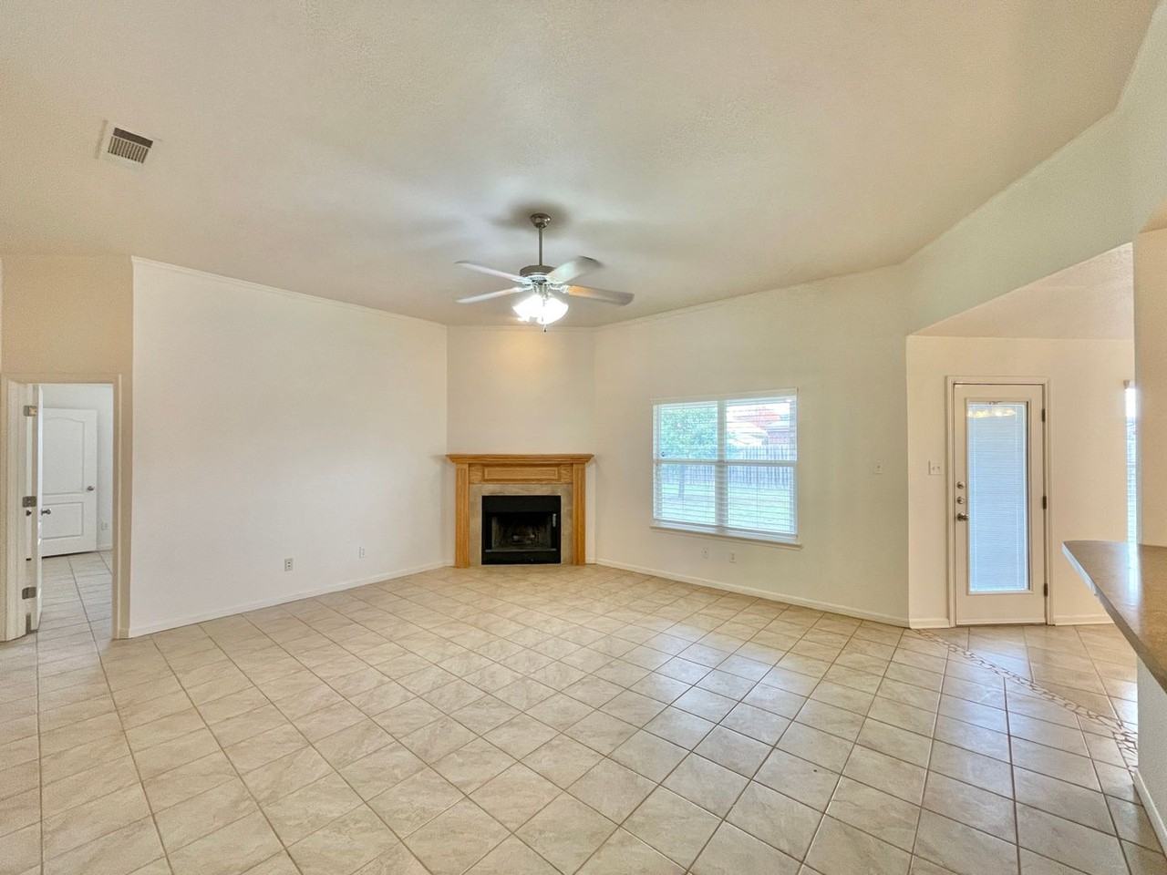 3709 Salt Fork Dr - Photo 3 of 24