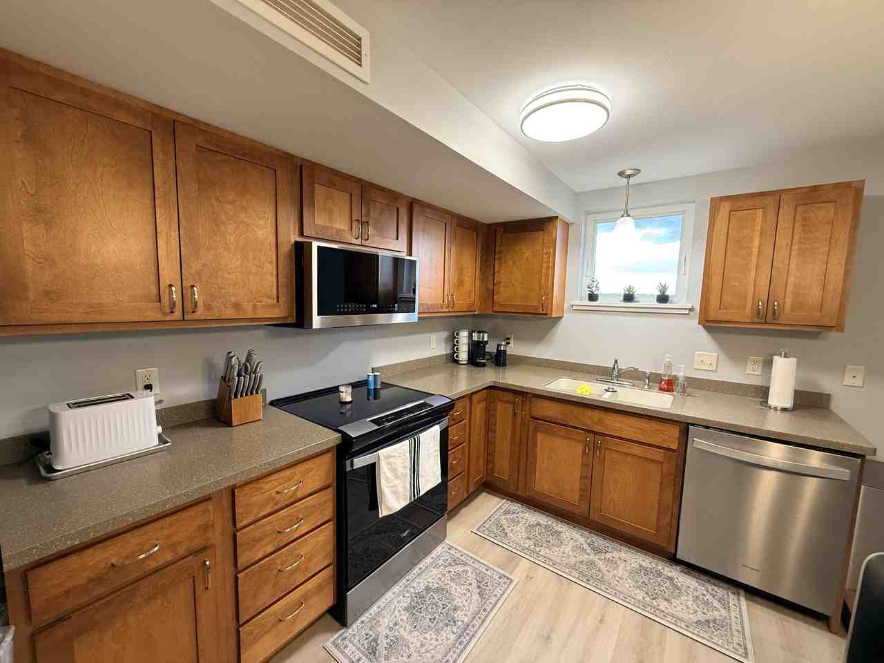 228 S Cottonwood Rd #201 - Photo 7 of 15