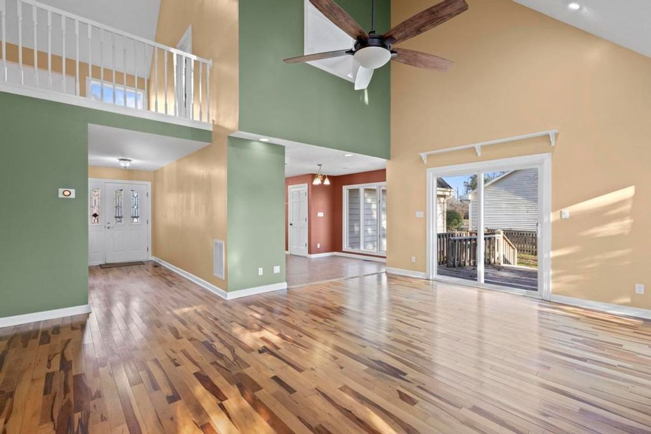 221 Drake Lndg - Photo 5 of 18