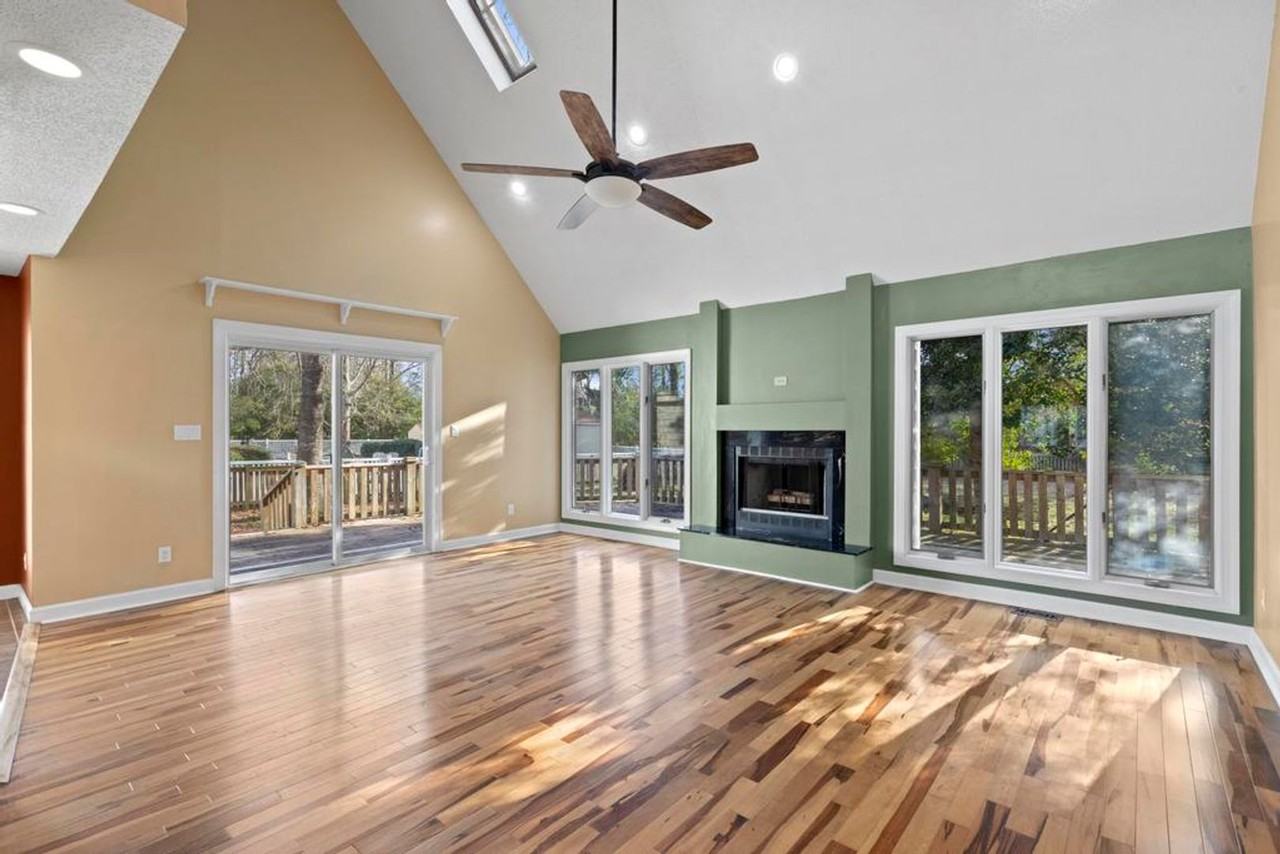 221 Drake Lndg - Photo 6 of 18