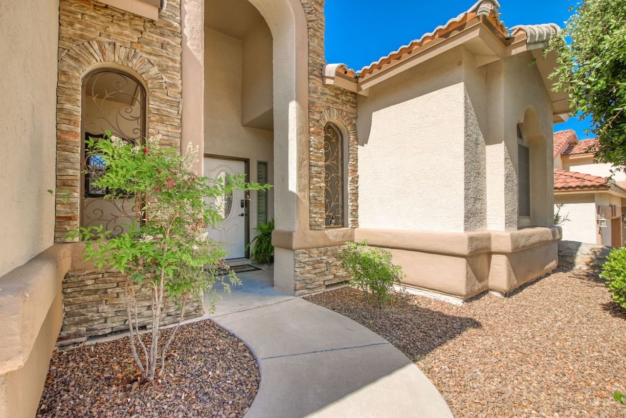 5940 Los Pueblos Dr - Photo 3 of 42