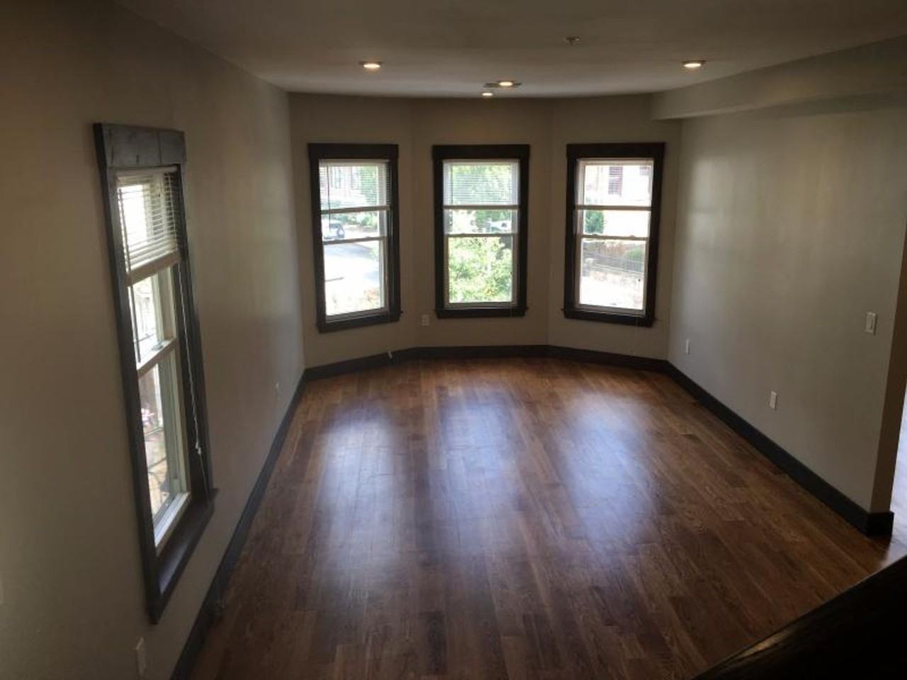 44 Creighton St - Photo 3 of 16