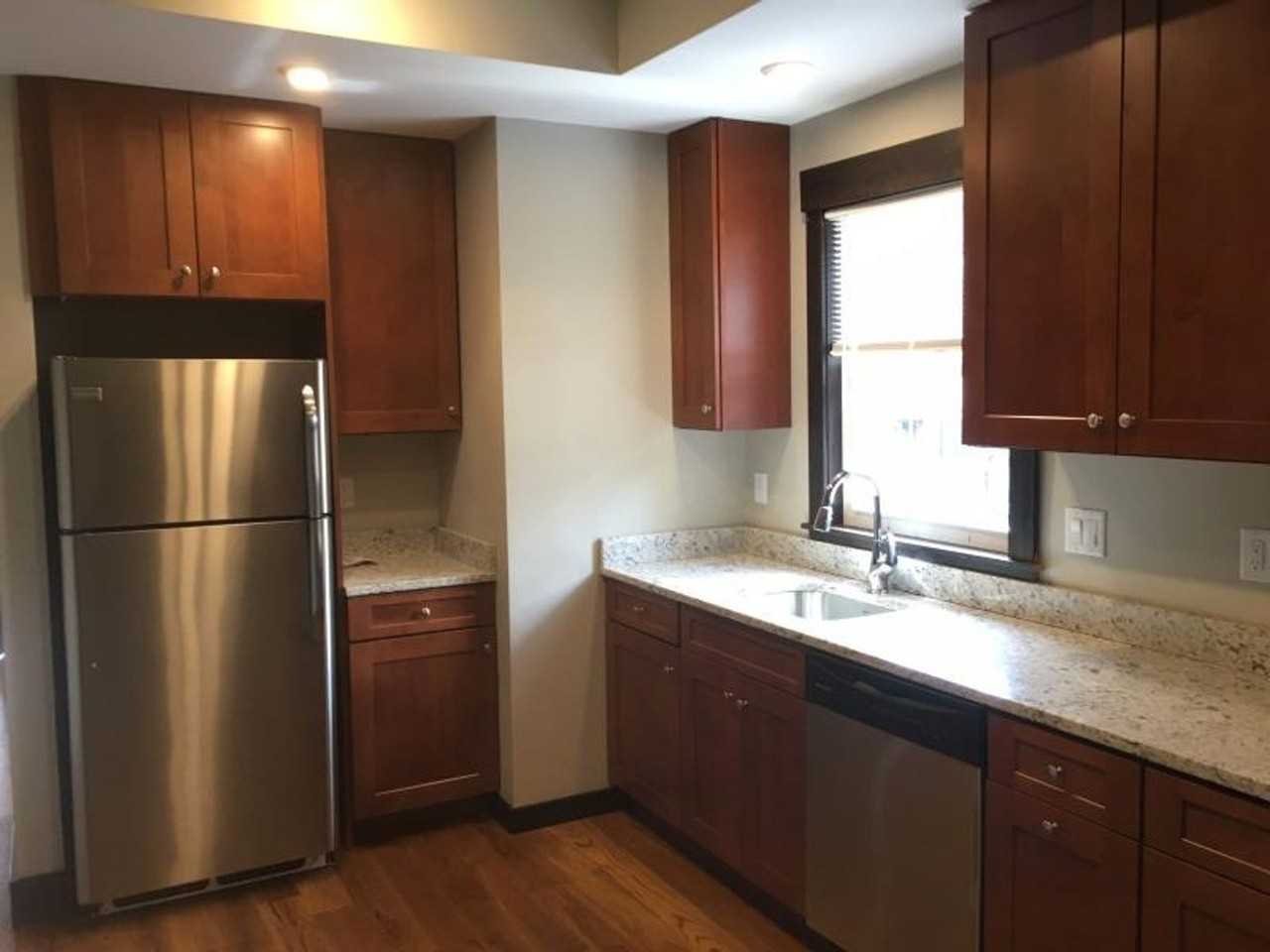 44 Creighton St - Photo 4 of 16