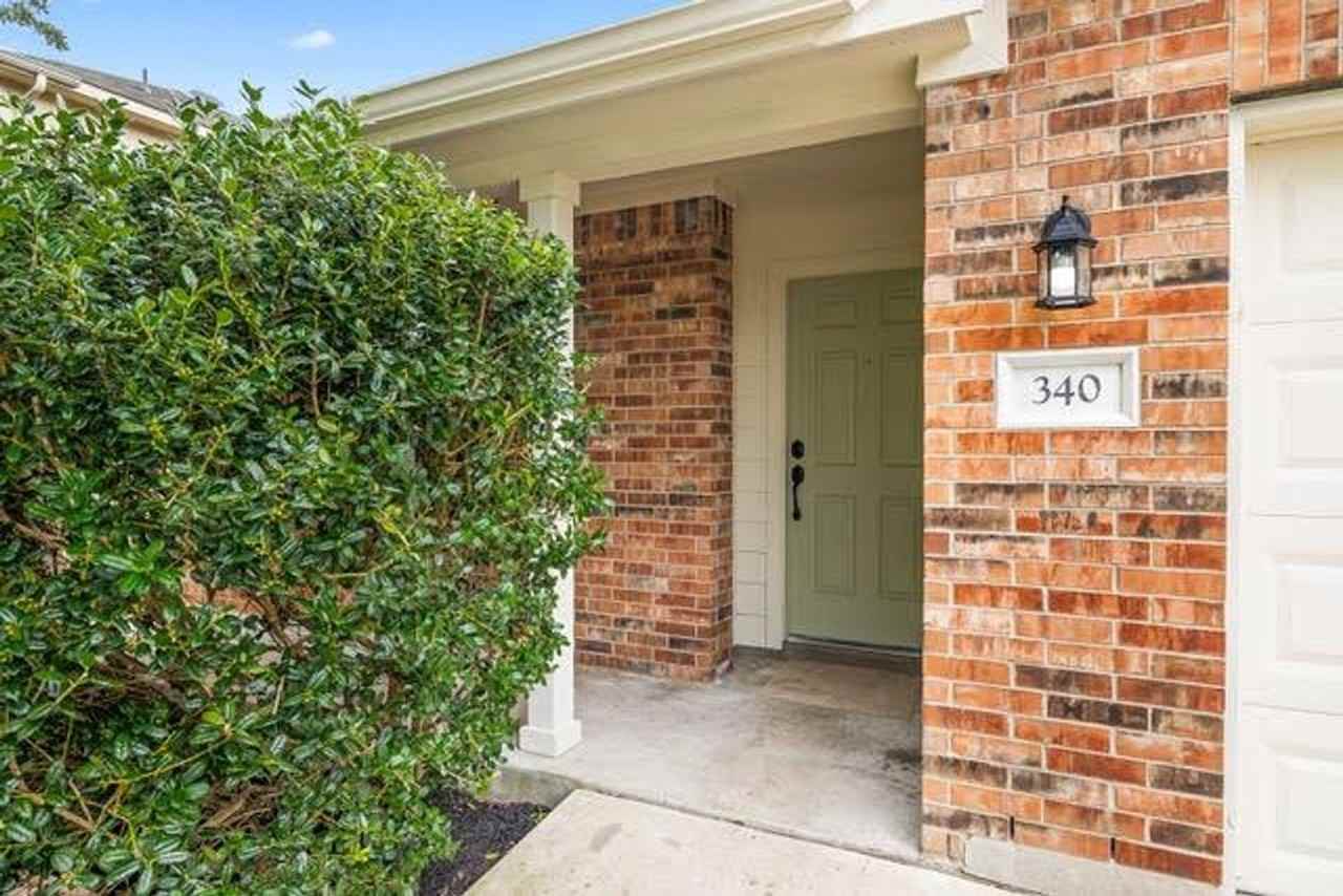 340 Carriage Way - Photo 4 of 15