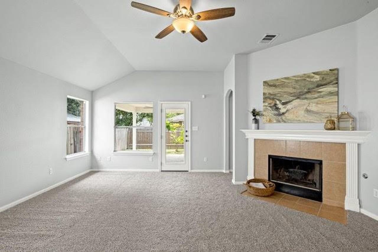 340 Carriage Way - Photo 5 of 15