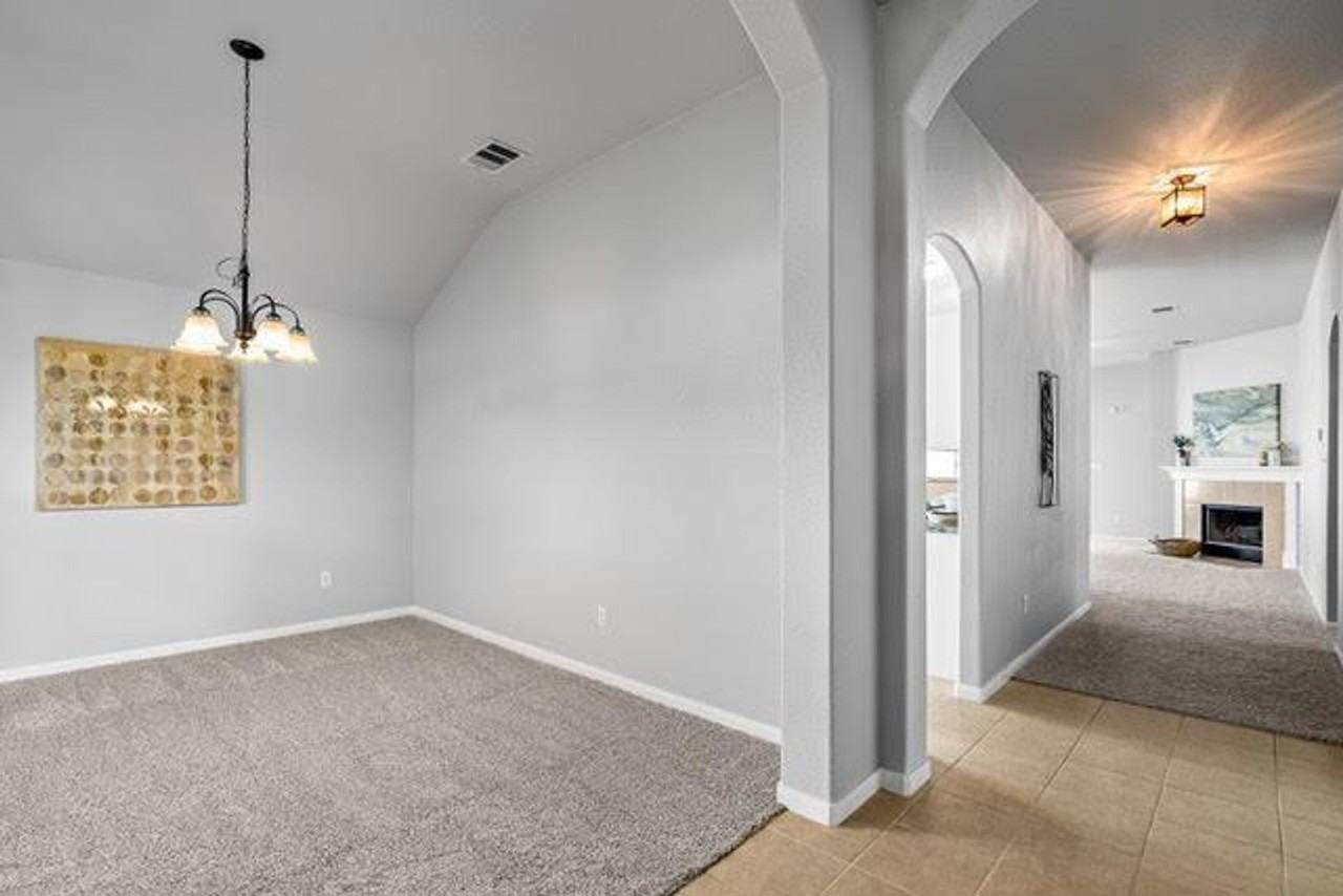 340 Carriage Way - Photo 7 of 15