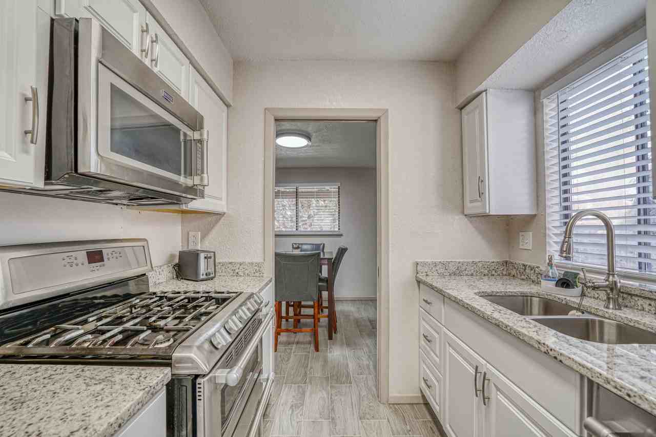 311 Zenith Dr - Photo 2 of 42