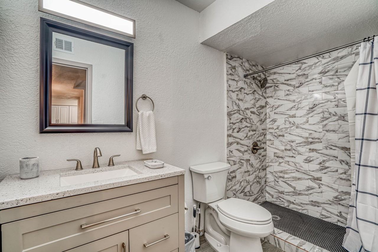 311 Zenith Dr - Photo 4 of 42