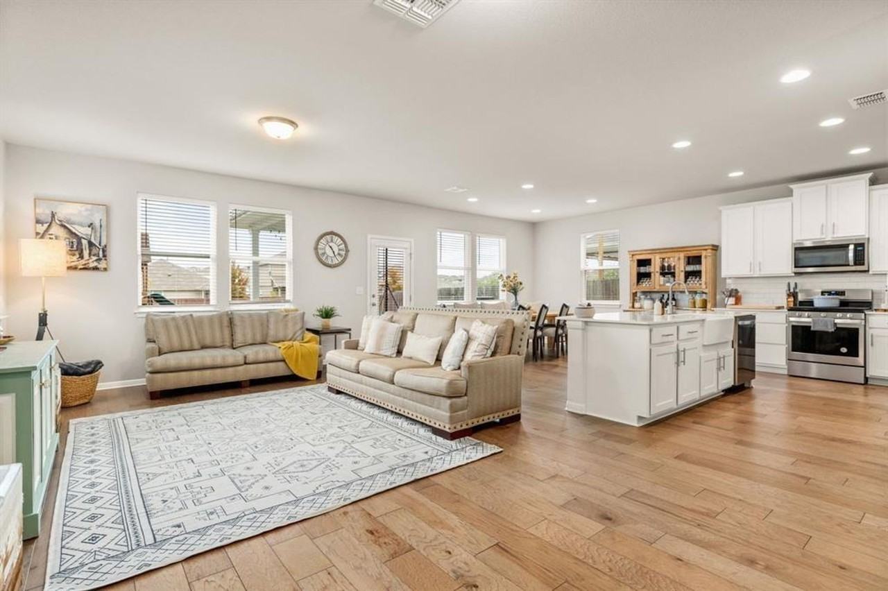 10206 Ansel Dr - Photo 4 of 26