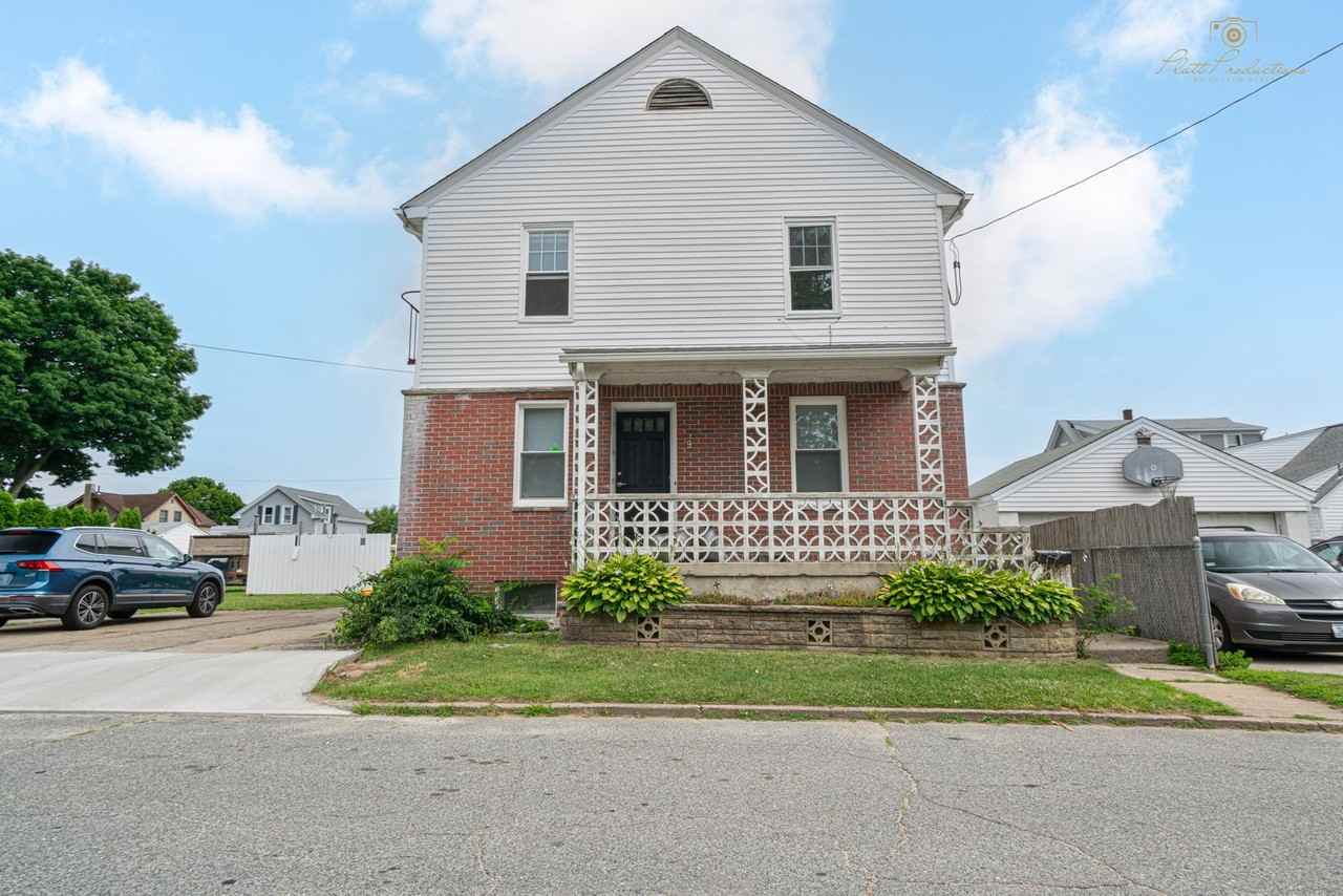 9 Colwell St #1 - Photo 2 of 15