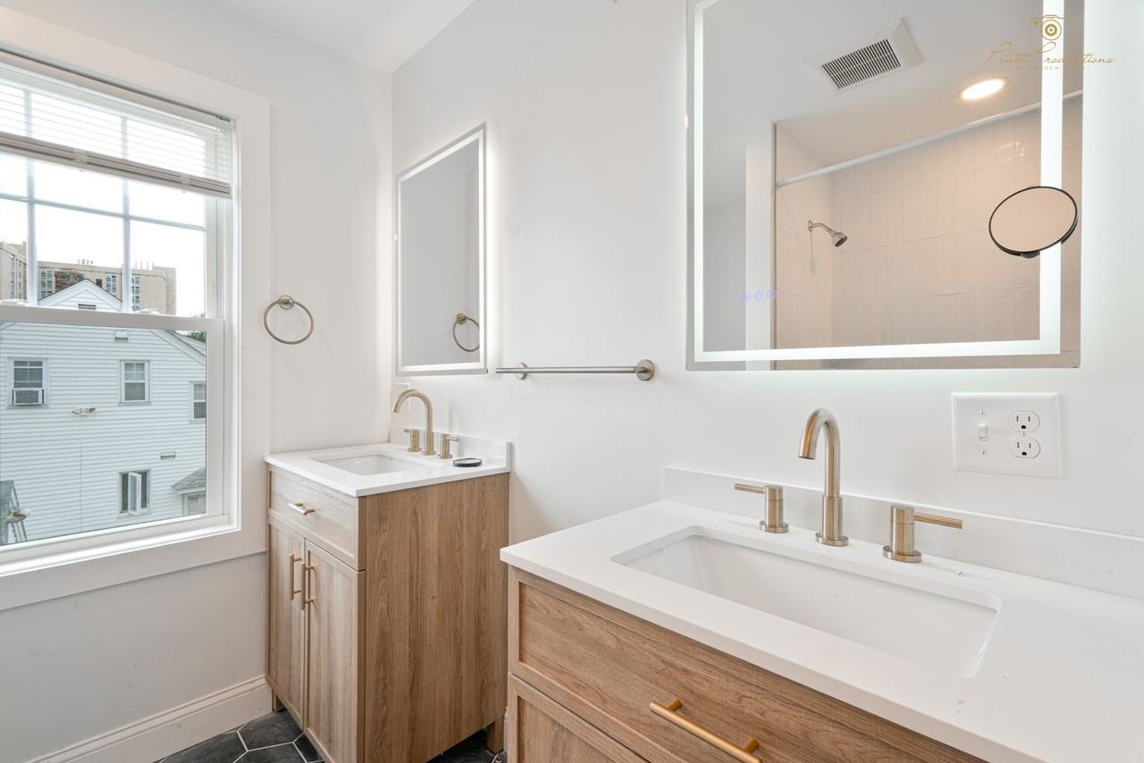 9 Colwell St #1 - Photo 4 of 15