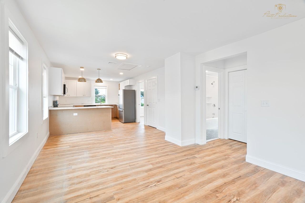 9 Colwell St #1 - Photo 3 of 15