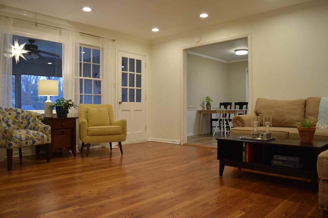 2108 Tennyson Dr - Photo 2 of 10