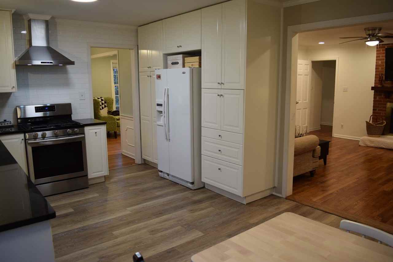2108 Tennyson Dr - Photo 3 of 10