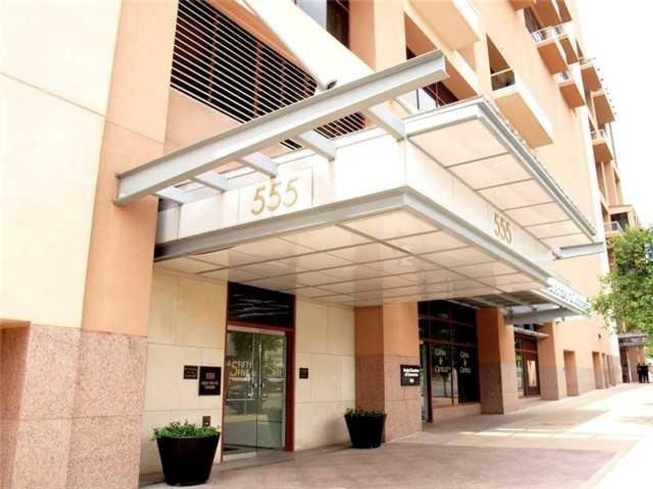 555 E 5th St #717