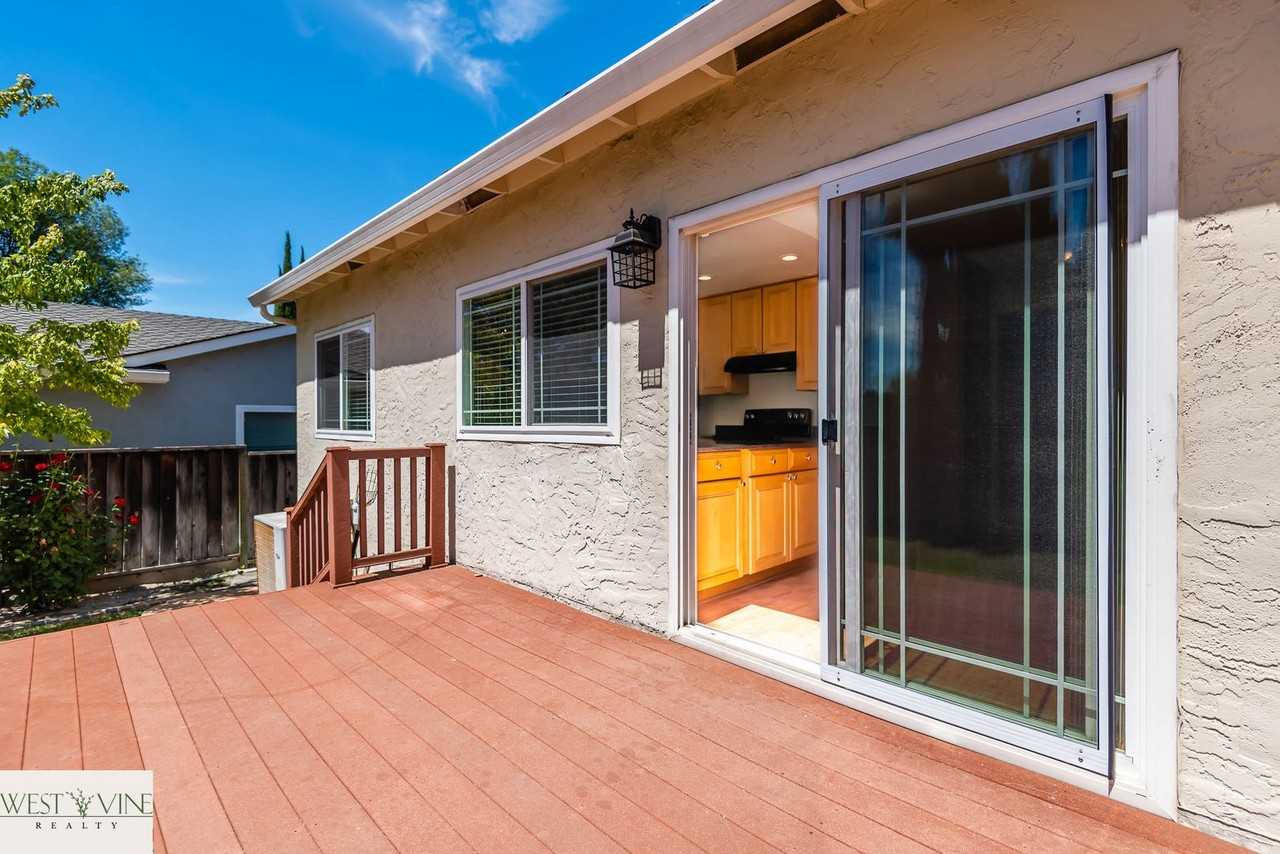 1735 Seville Way - Photo 7 of 16
