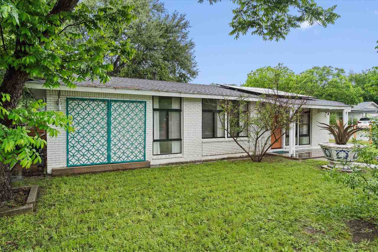 5212 Berkman Dr - Photo 7 of 44