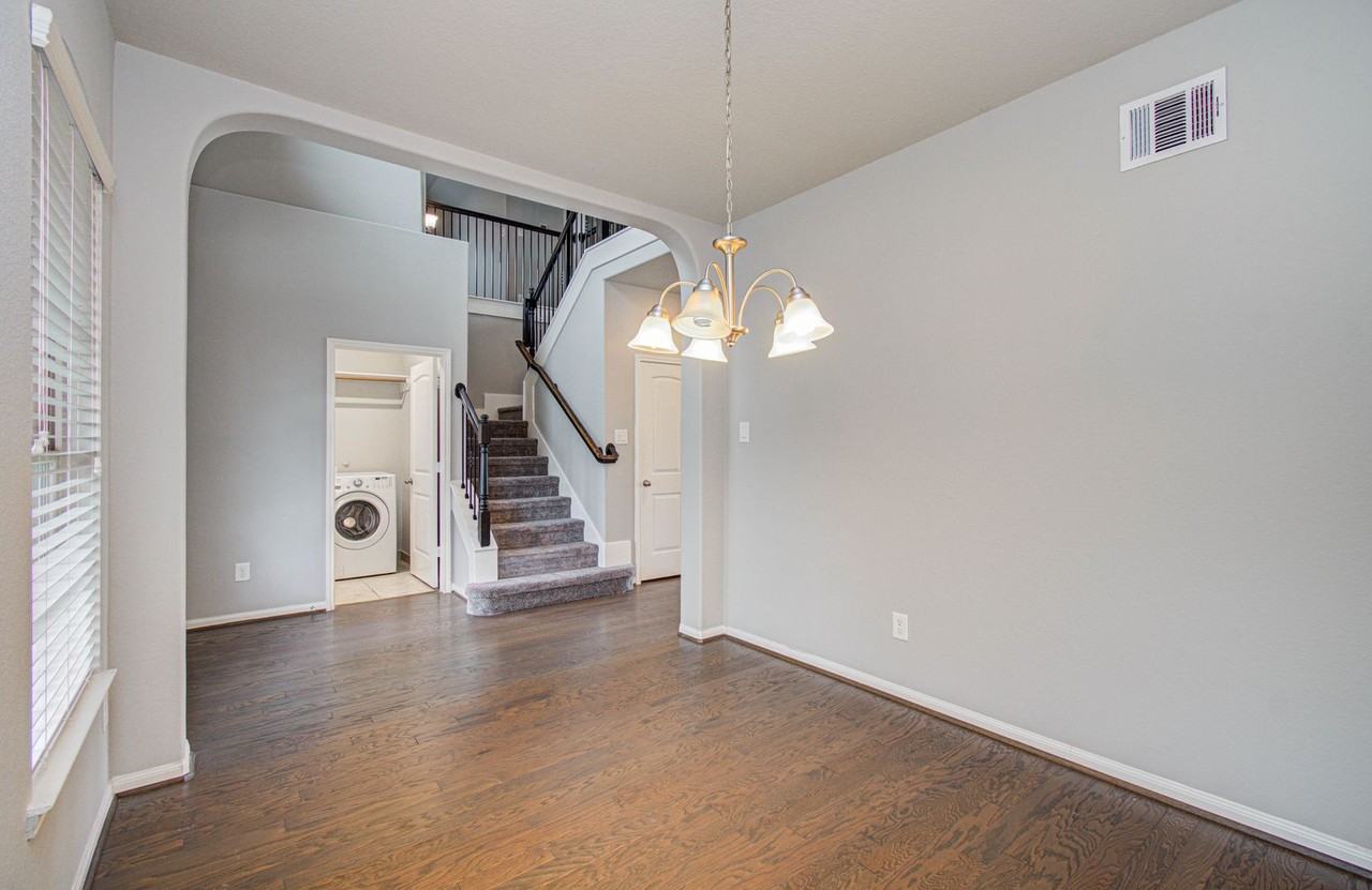 24331 Kee Cresta Ct - Photo 4 of 46