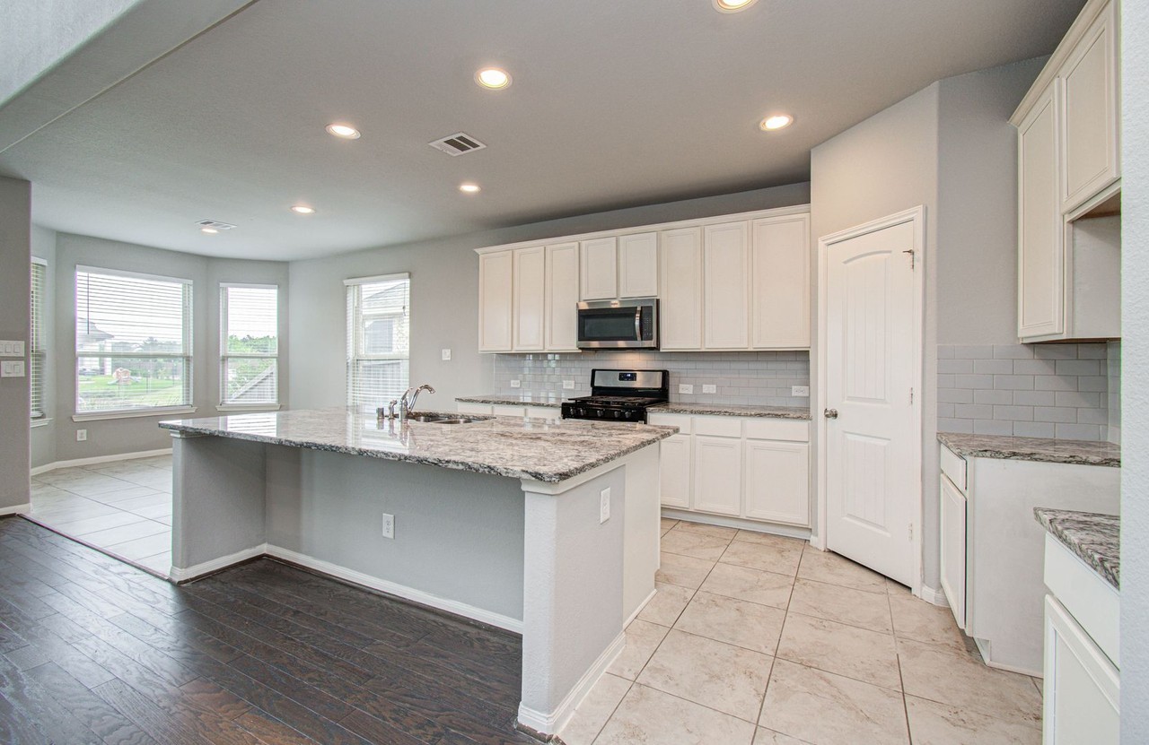 24331 Kee Cresta Ct - Photo 6 of 46