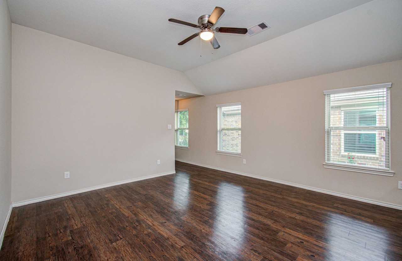 1418 Spencer Glen Ln - Photo 6 of 33