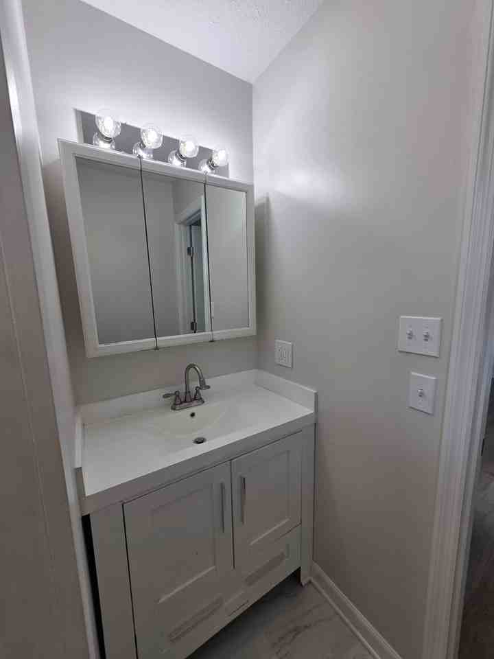 307 Castlewood Dr - Photo 4 of 21