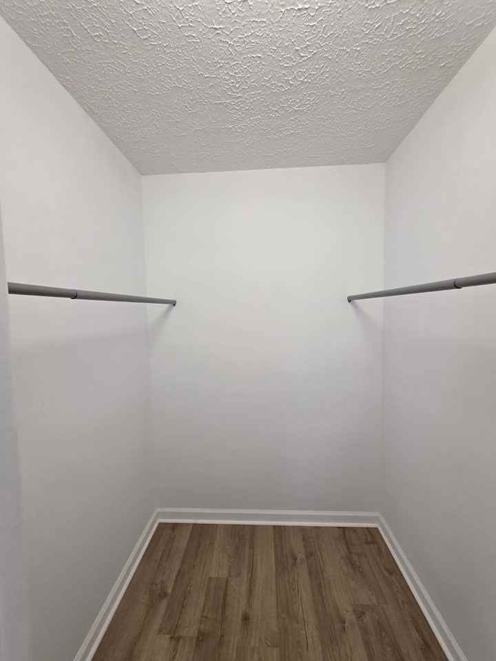 307 Castlewood Dr - Photo 6 of 21