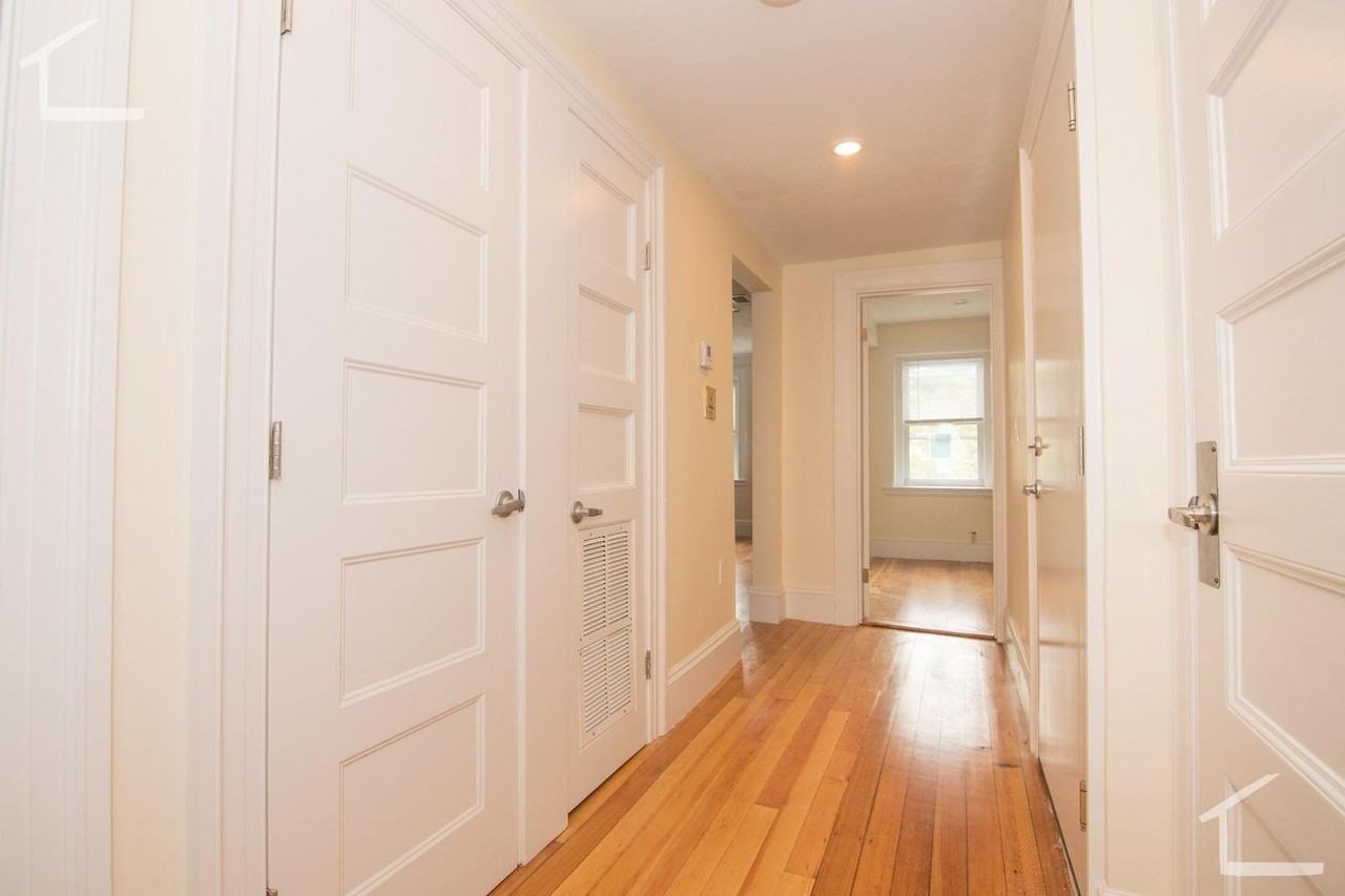 1620 Beacon St - Photo 6 of 16