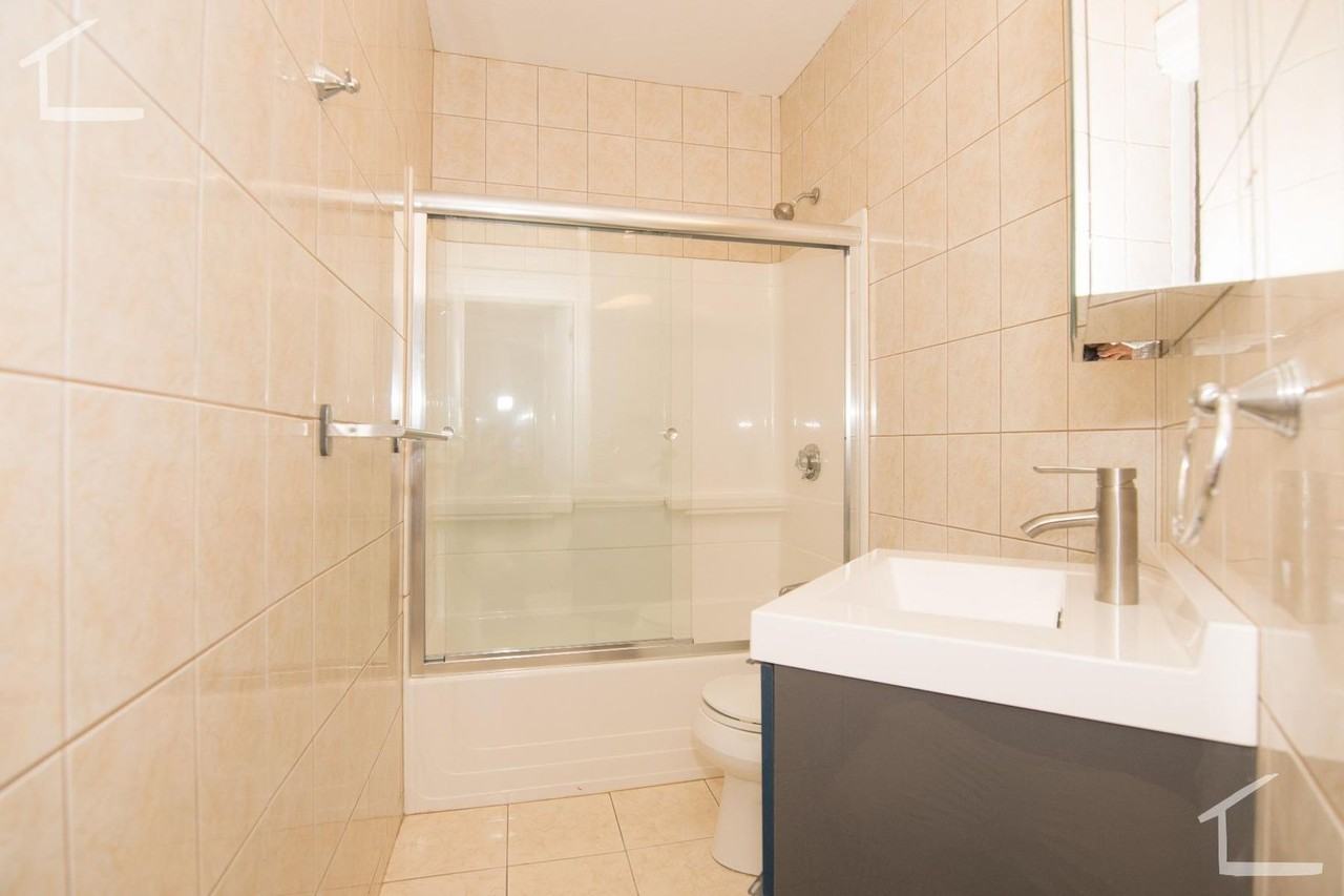 1620 Beacon St - Photo 7 of 16