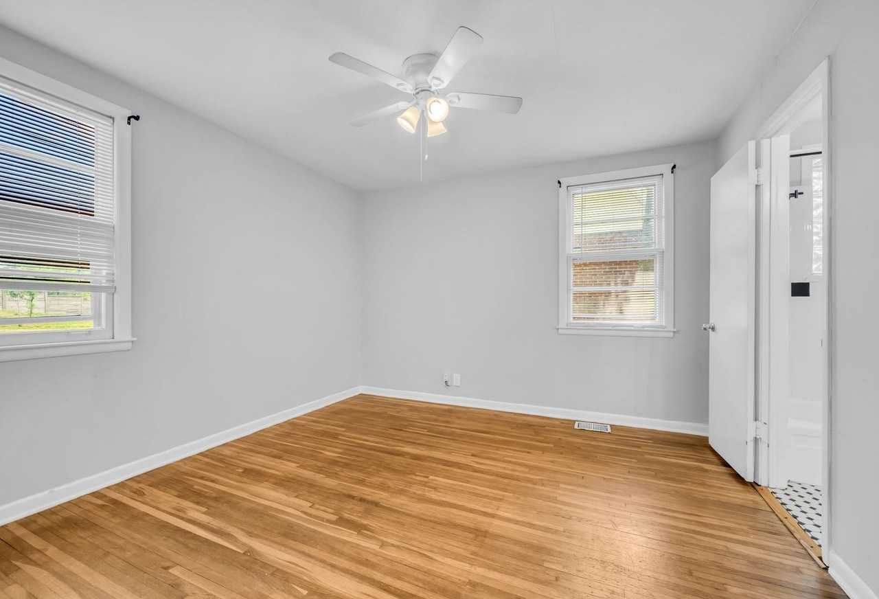 127A 37th Ave N - Photo 6 of 21