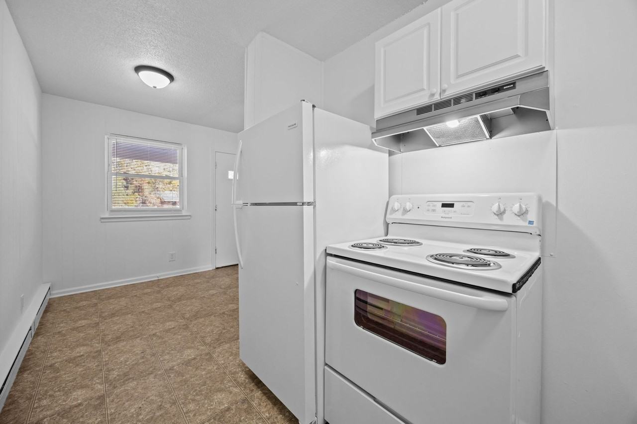 1 Bedroom Apartment In Lakewood - Photo 4 of 10
