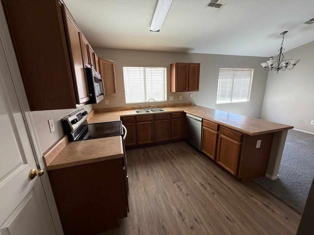 43269 W Arizona Ave - Photo 2 of 20