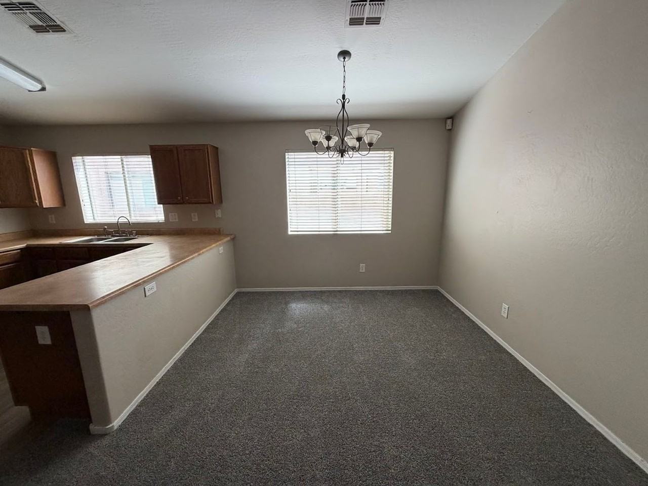 43269 W Arizona Ave - Photo 7 of 20