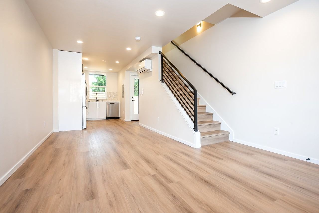 1567 Nw 63rd St - Photo 5 of 44