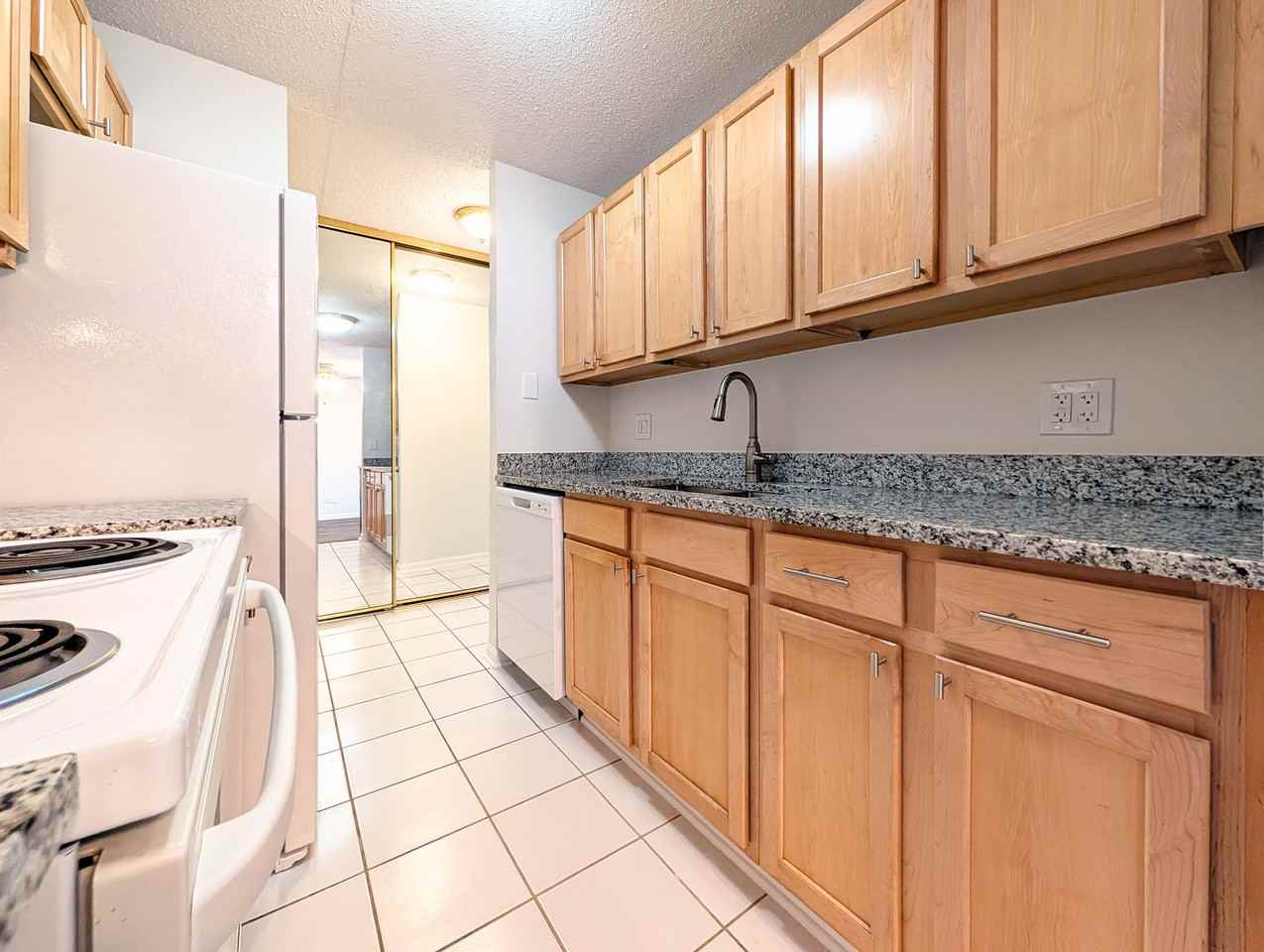 1043 S York rd. - Photo 3 of 12