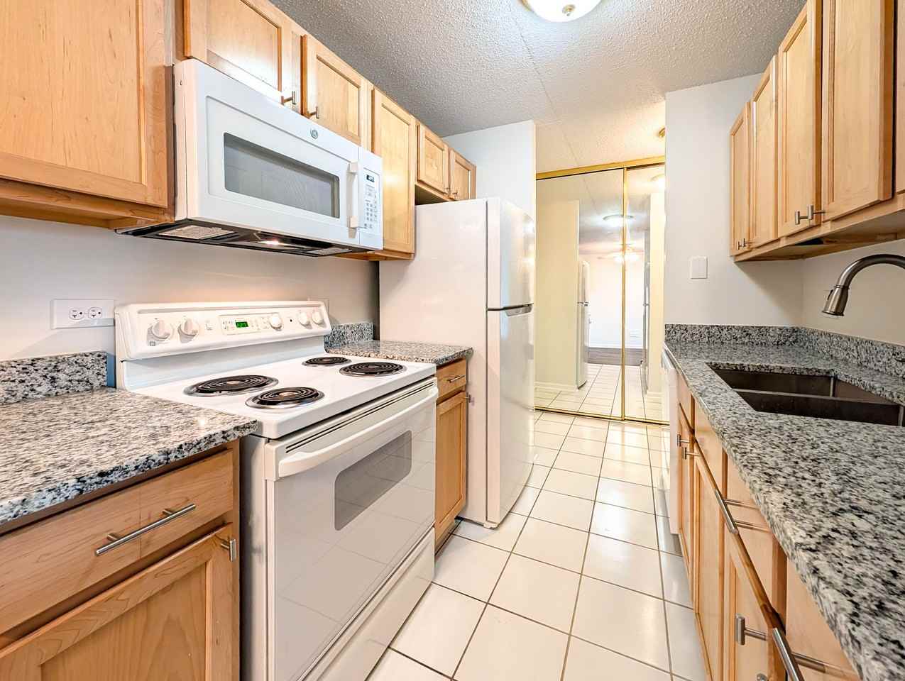 1043 S York rd. - Photo 4 of 12