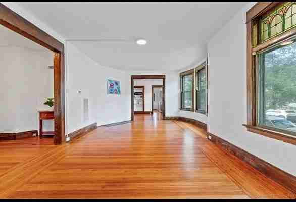 212 Maple St 1st Fl - Photo 5 of 15