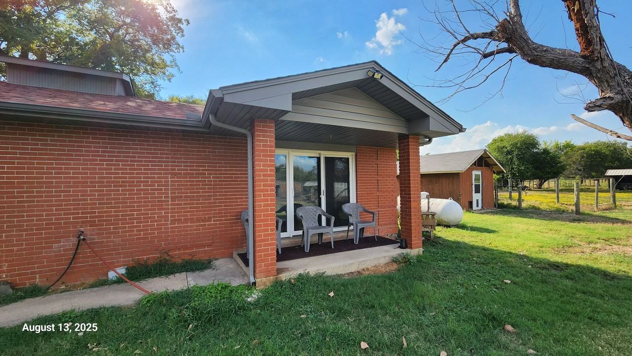 1800 Kirkpatrick Ln - Photo 2 of 13