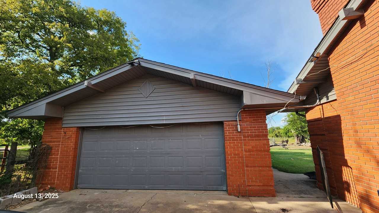 1800 Kirkpatrick Ln - Photo 3 of 13