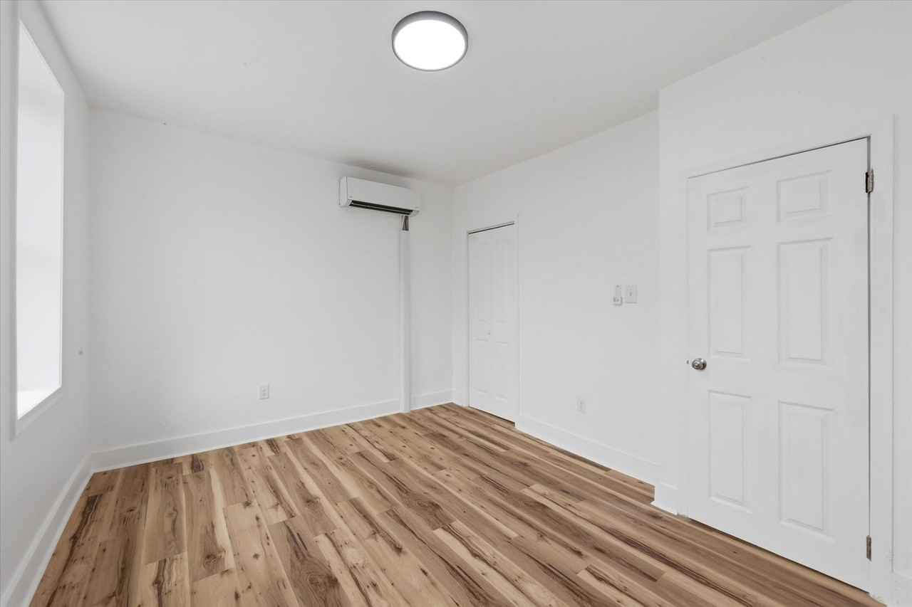 2318 N Beechwood St - Photo 2 of 15