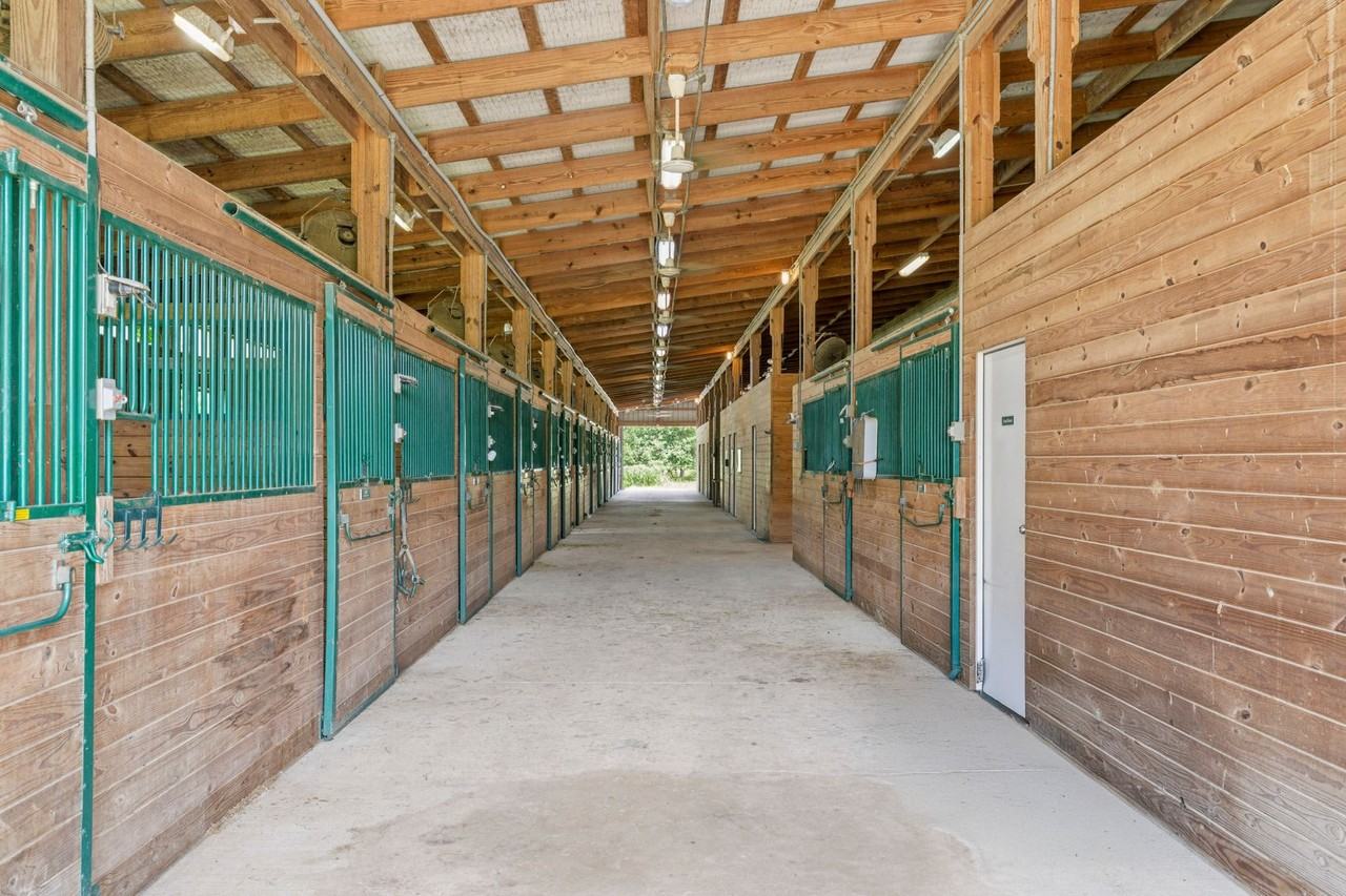 15104 15104 Gardner Rd - Horse Farm - Photo 4 of 28