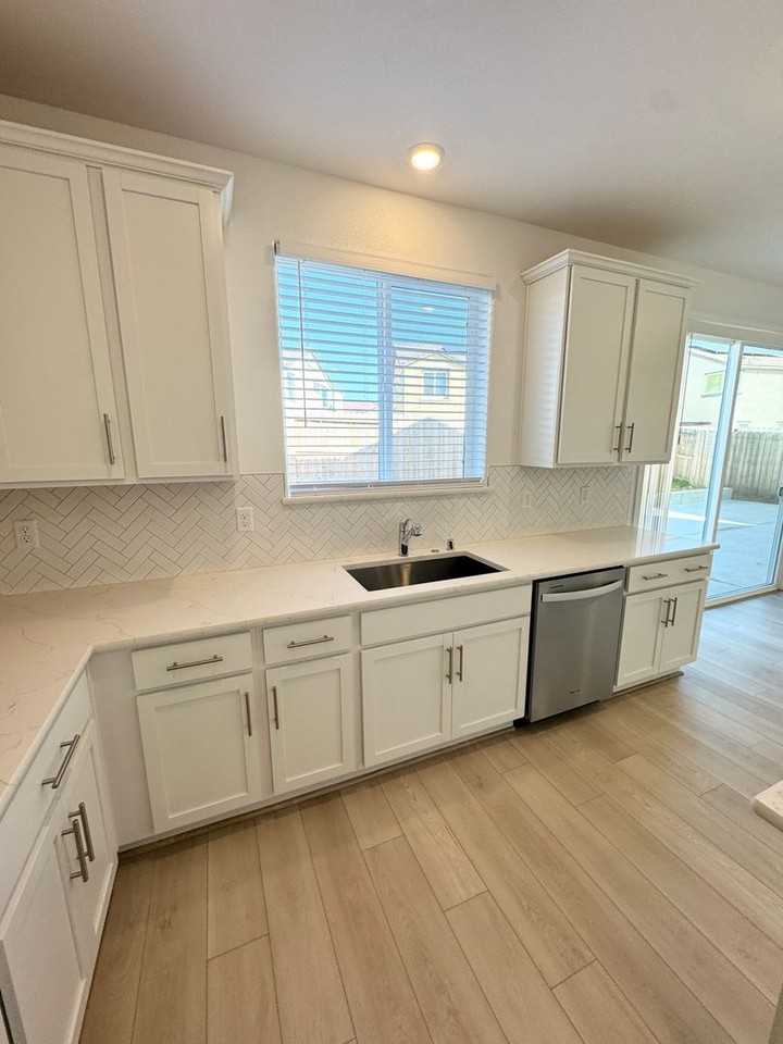 11925 Cobblebrook Dr - Photo 7 of 29